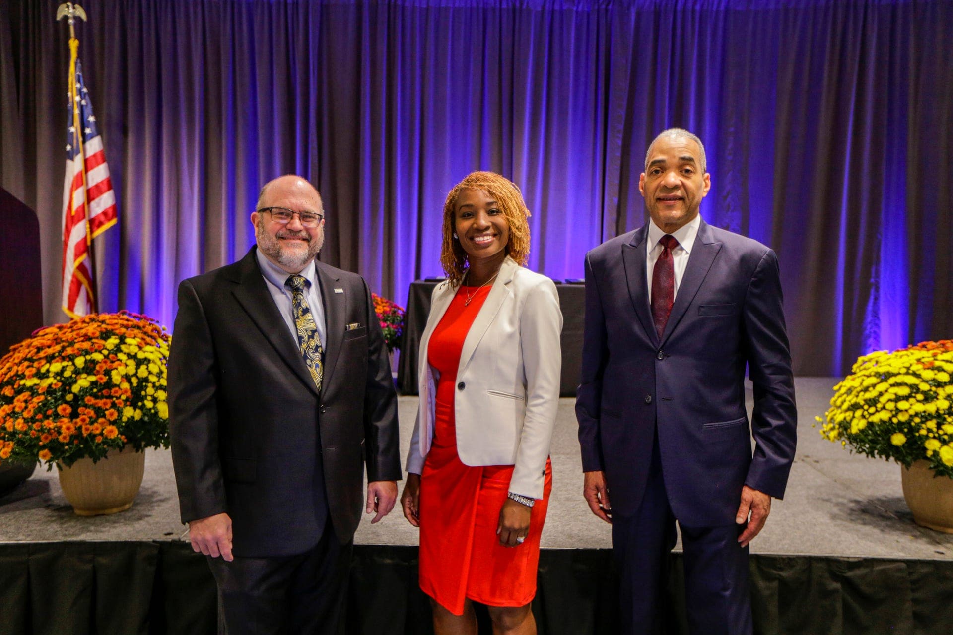 6f93b4b9-99ef-4eef-8167-ca4749a54b3c-shininglight_100919_kpm_195